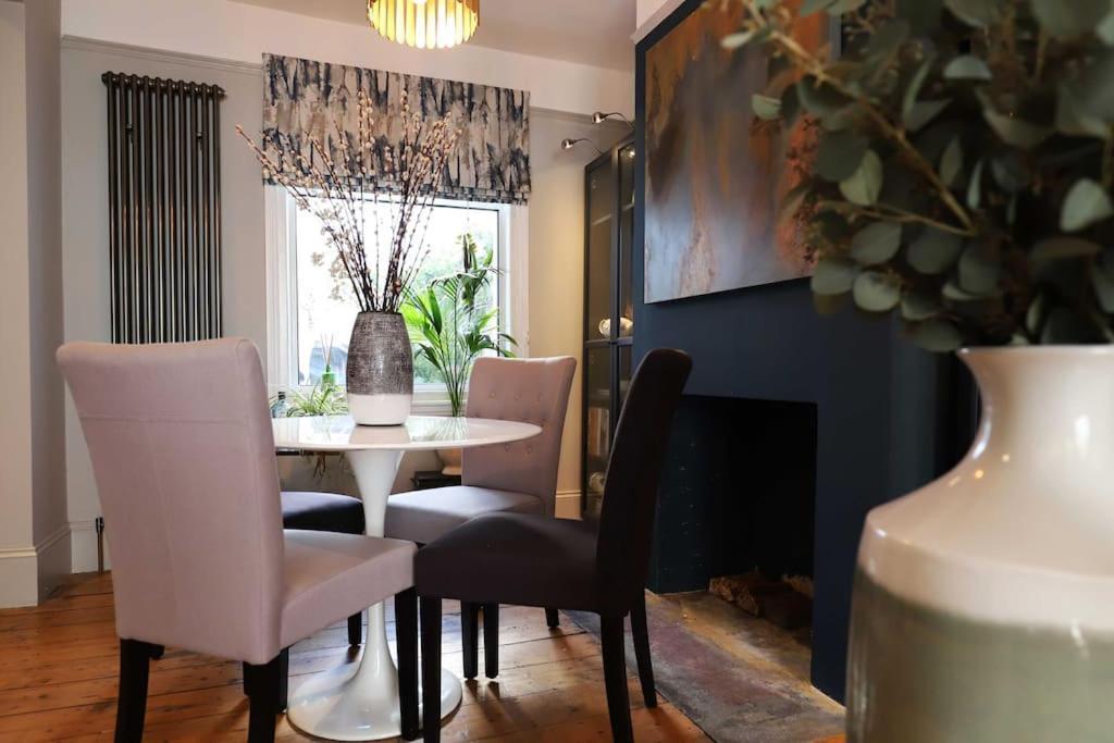 Stylish Townhouse 15 Mins To Laines & Seafront Villa Brighton Exterior photo